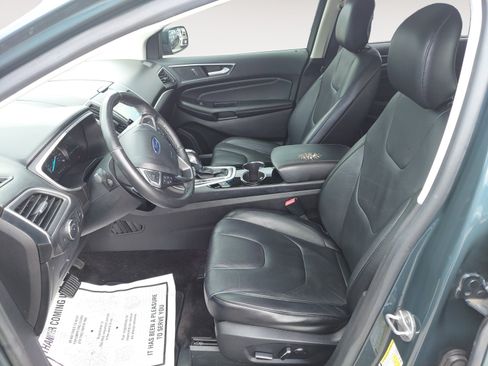 Used 2016 Ford Edge Titanium FWD image 22