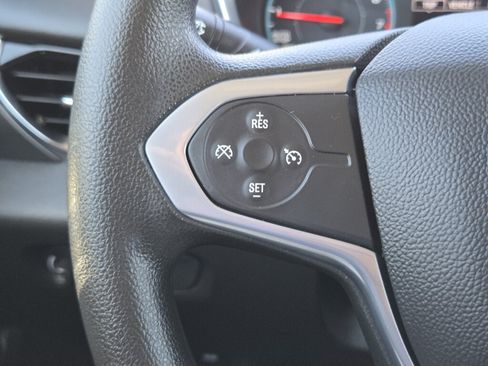 Used 2021 Chevrolet Traverse LS FWD image 18