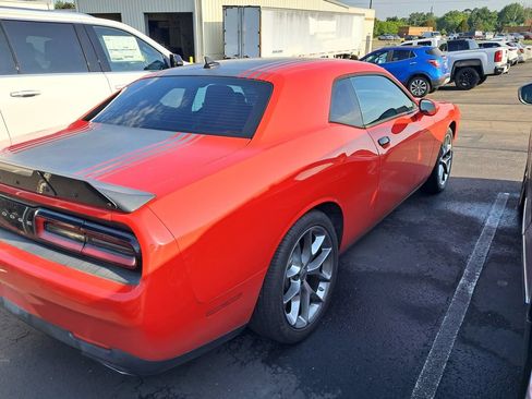 Used 2016 Dodge Challenger R/T Plus RWD image 7