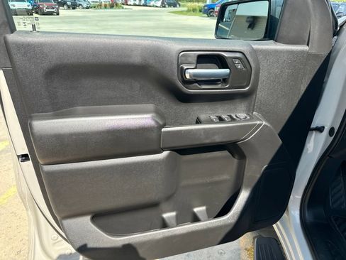 Used 2026 Chevrolet Silverado 1500 Custom Trail Boss w/ LPO, Dark Essentials Package AWD/4WD image 13