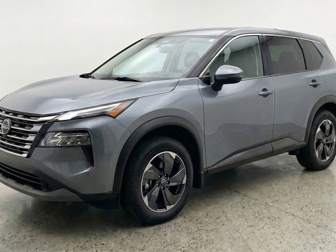 Used 2025 Nissan Rogue SV FWD image 3