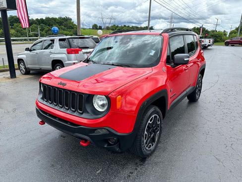 Used 2017 Jeep Renegade Trailhawk AWD/4WD image 8