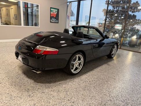 Used 2002 Porsche 911 Carrera RWD image 10