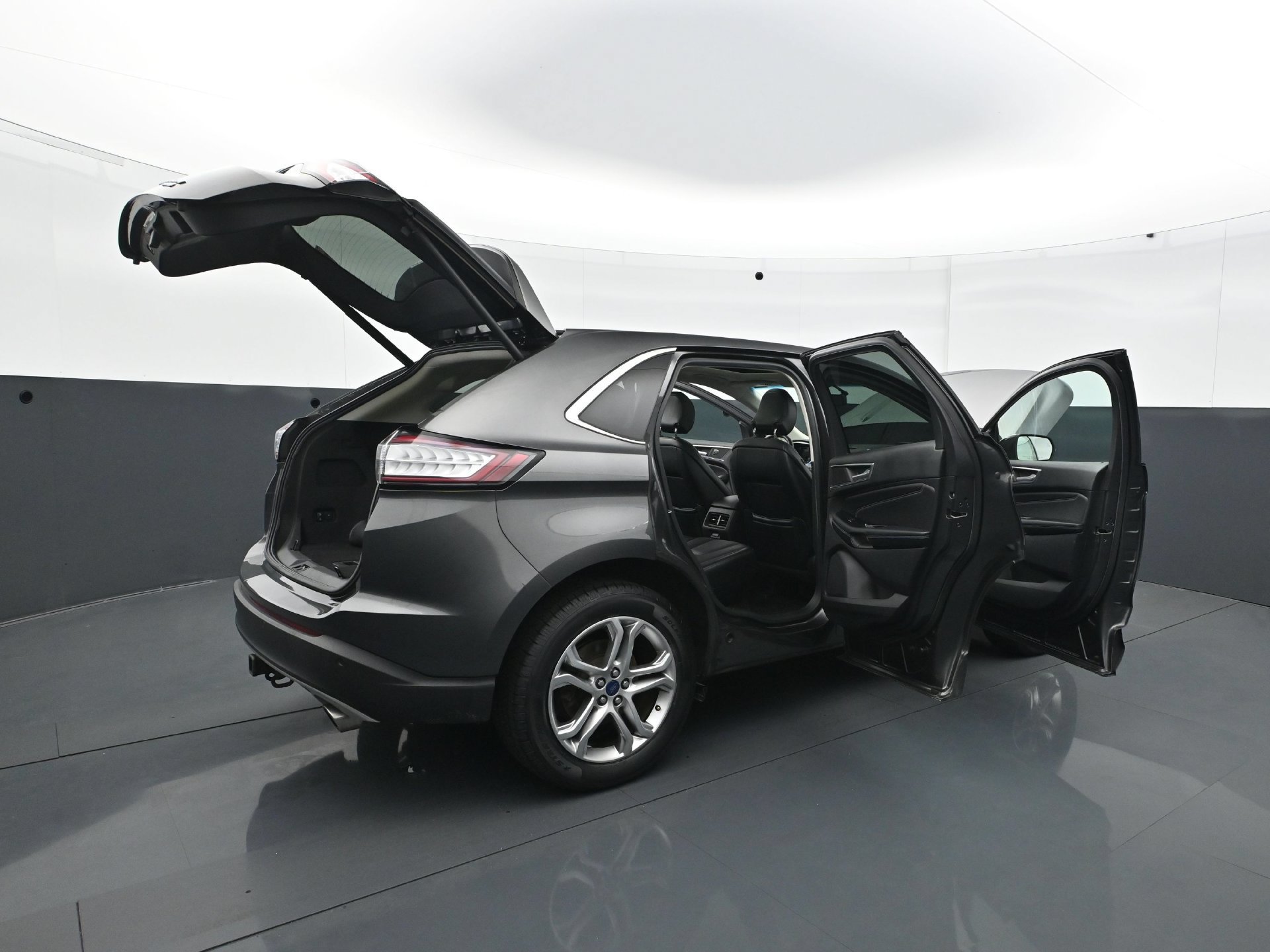 Used 2015 Ford Edge Titanium w/ Equipment Group 301A AWD/4WD image 34