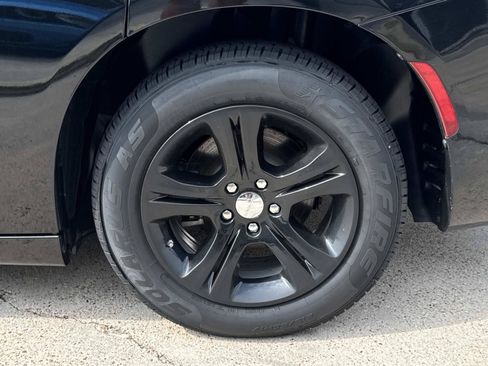 Used 2023 Dodge Charger SXT RWD image 4