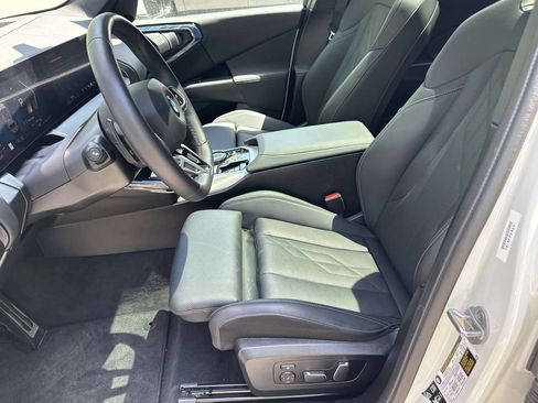 Used 2025 BMW X3 xDrive30i AWD/4WD image 19