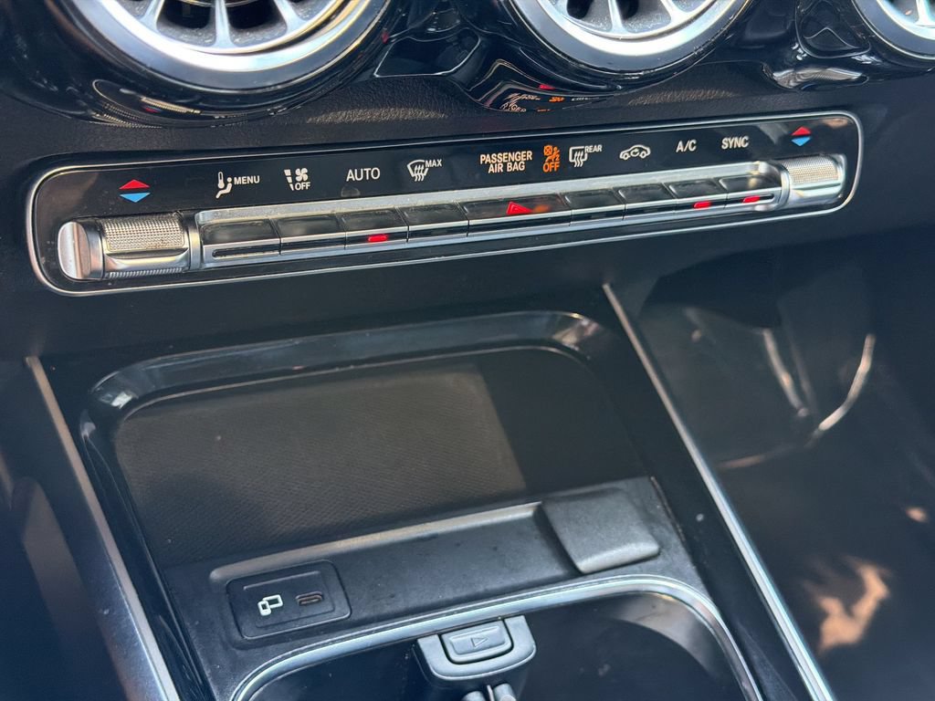 Used 2021 Mercedes-Benz GLB 250 4MATIC image 31