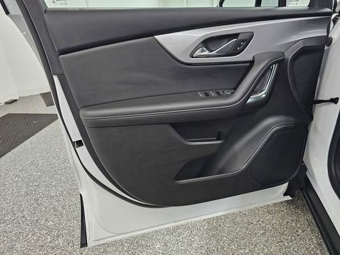 Used 2025 Chevrolet Blazer LT FWD image 12