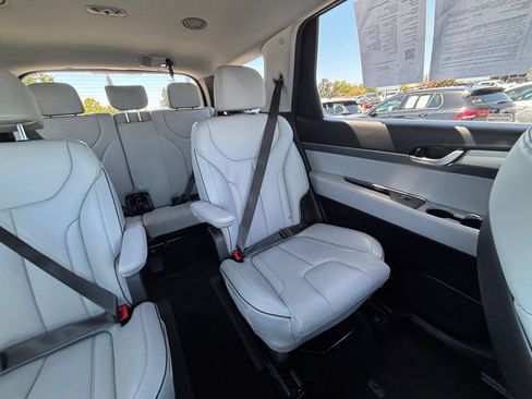 Used 2025 Hyundai Palisade SEL FWD image 41