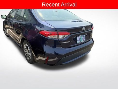 Used 2021 Toyota Corolla LE FWD image 4
