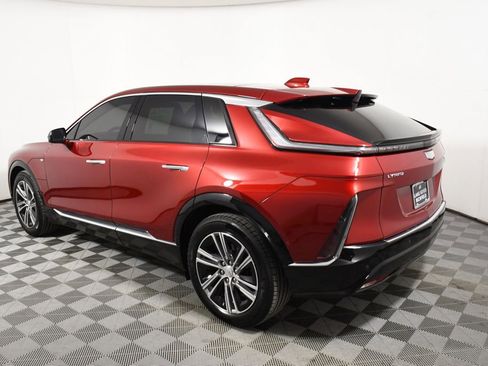 Used 2024 Cadillac Lyriq Luxury image 3