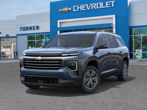 New 2026 Chevrolet Traverse LT w/ Driver Confidence Package AWD/4WD image 6