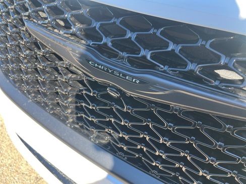 New 2026 Chrysler Pacifica Limited image 23