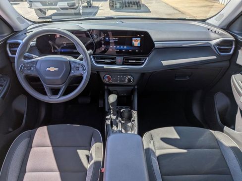 Used 2024 Chevrolet TrailBlazer LS image 7