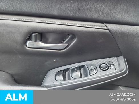 Used 2024 Nissan Sentra SV FWD image 24