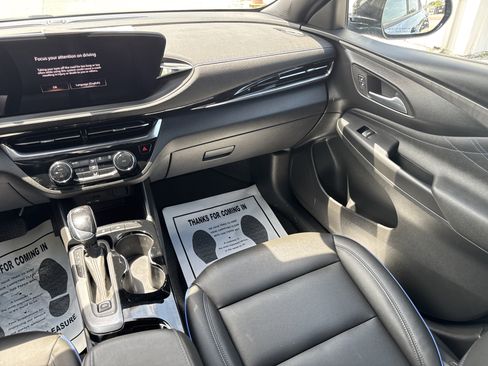 Certified 2024 Buick Envista Sport Touring w/ Advanced Safety Package FWD image 15
