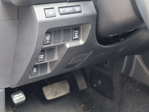 Used 2022 Nissan Frontier SV w/ SV Premium Package RWD image 24