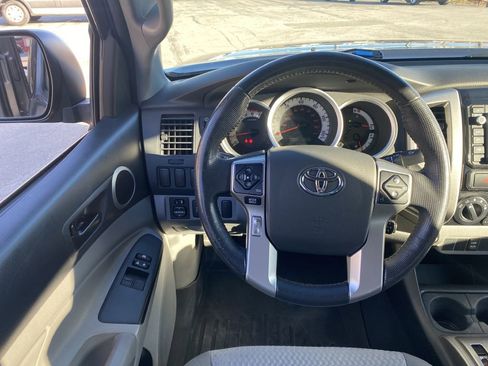 Used 2015 Toyota Tacoma 2WD Access Cab image 8