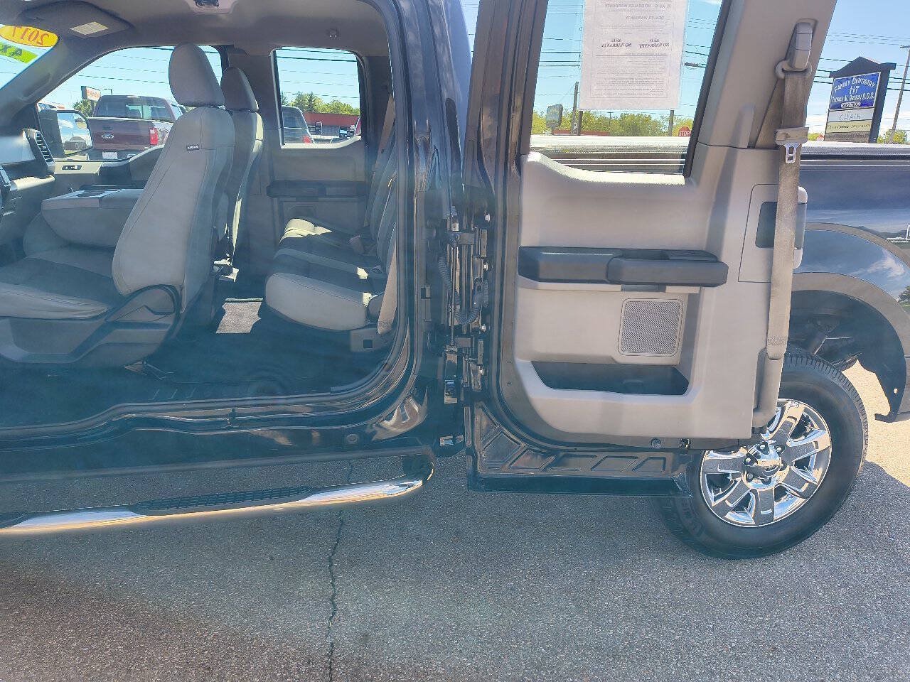 Used 2017 Ford F150 XL w/ Equipment Group 101A Mid AWD/4WD image 13