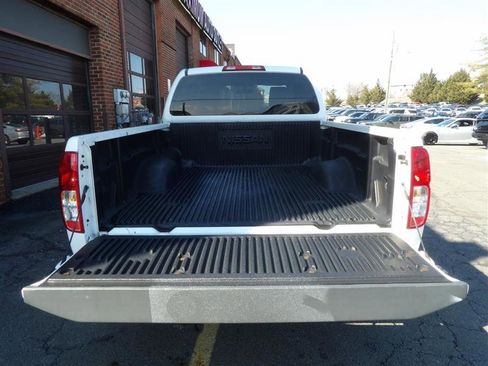 Used 2018 Nissan Frontier S image 17