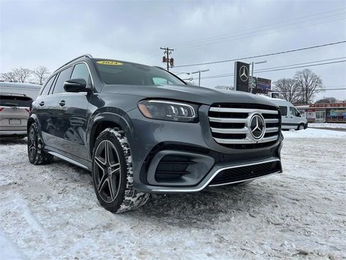 Used 2024 Mercedes-Benz GLS 450 4MATIC image 4