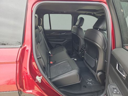 New 2025 Jeep Grand Cherokee Altitude RWD image 35