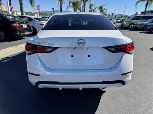 Used 2025 Nissan Sentra SV image 9