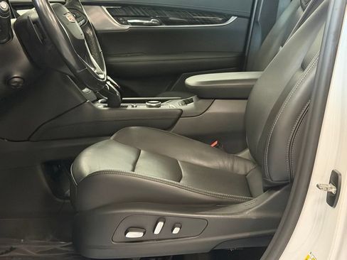 Used 2021 Cadillac XT6 Premium Luxury FWD image 12