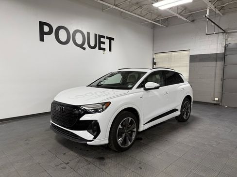 Used 2024 Audi Q4 e-tron Prestige image 2