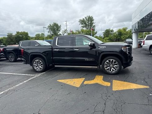 Used 2023 GMC Sierra 1500 Denali w/ Denali Reserve Package AWD/4WD image 3