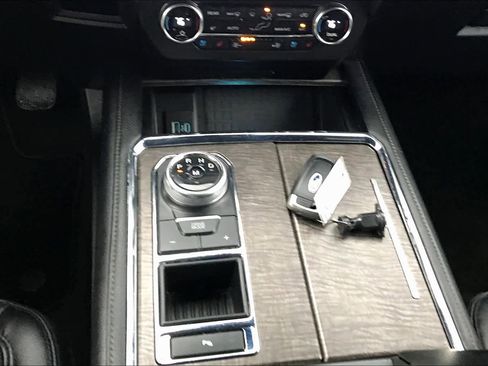 Used 2020 Ford Expedition Limited RWD image 36