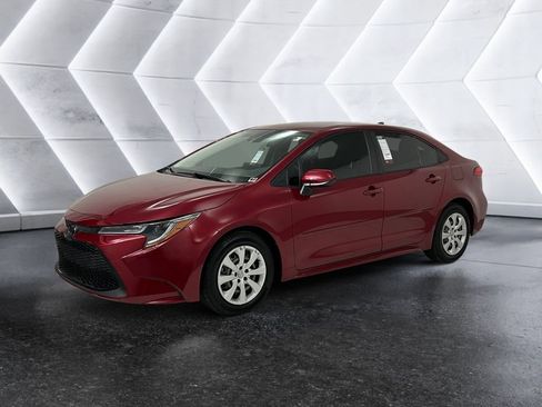 Used 2022 Toyota Corolla LE image 3