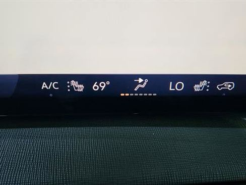 Used 2025 Buick Enclave Preferred image 18