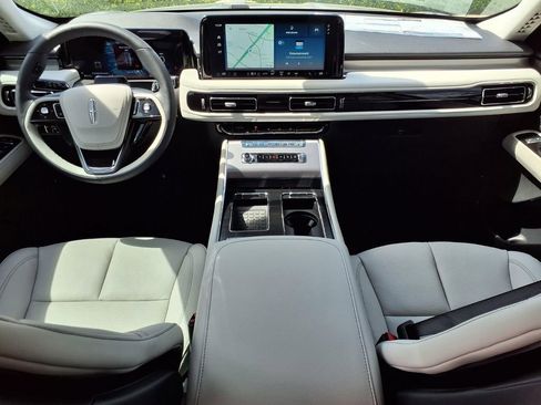 Used 2026 Lincoln Aviator 2WD image 7