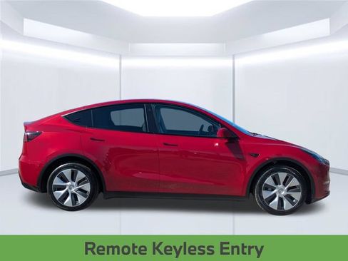 Used 2022 Tesla Model Y Long Range AWD/4WD image 8
