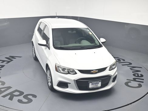 Used 2017 Chevrolet Sonic LT FWD image 31
