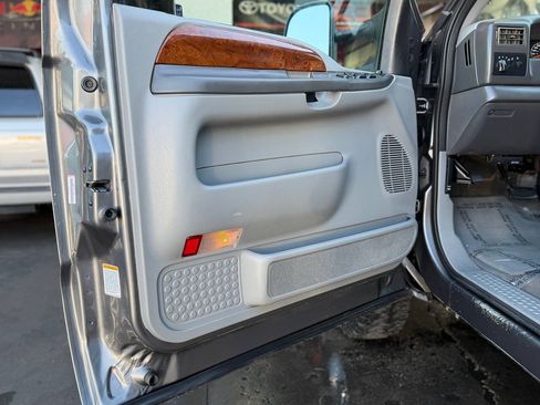 Used 2002 Ford F250 Lariat AWD/4WD image 17
