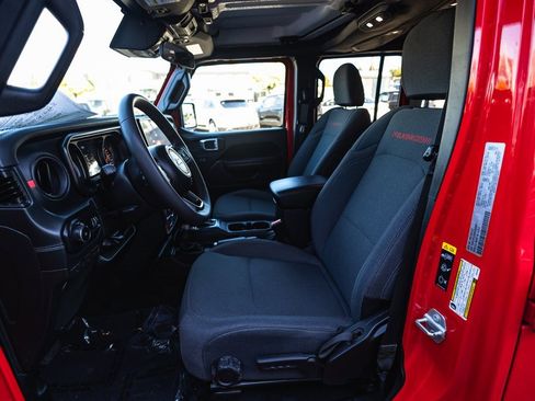 Used 2024 Jeep Wrangler Rubicon image 19