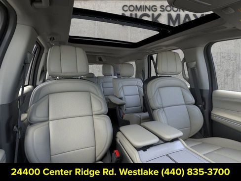 New 2026 Lincoln Navigator Reserve AWD/4WD image 10