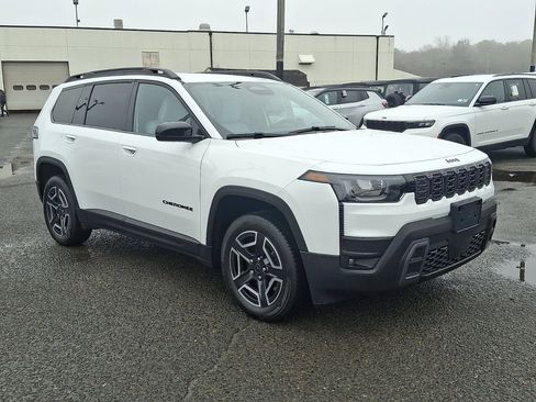 New 2026 Jeep Cherokee Laredo image 3