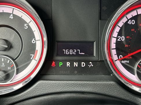 Used 2019 Dodge Grand Caravan SXT image 9