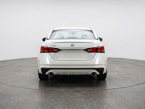 Used 2025 Nissan Altima 2.5 SV FWD image 7