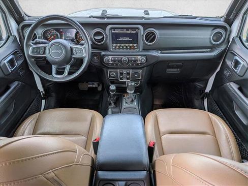 Used 2020 Jeep Gladiator Overland AWD/4WD image 18
