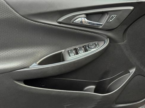 Used 2018 Chevrolet Malibu LT image 14