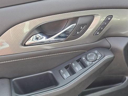 Used 2022 Chevrolet Traverse Premier w/ Redline Edition AWD/4WD image 38