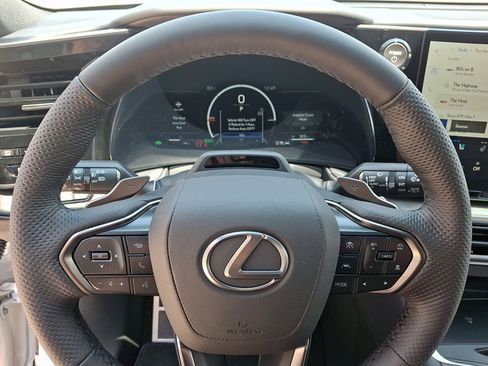 New 2026 Lexus TX 500h AWD image 14