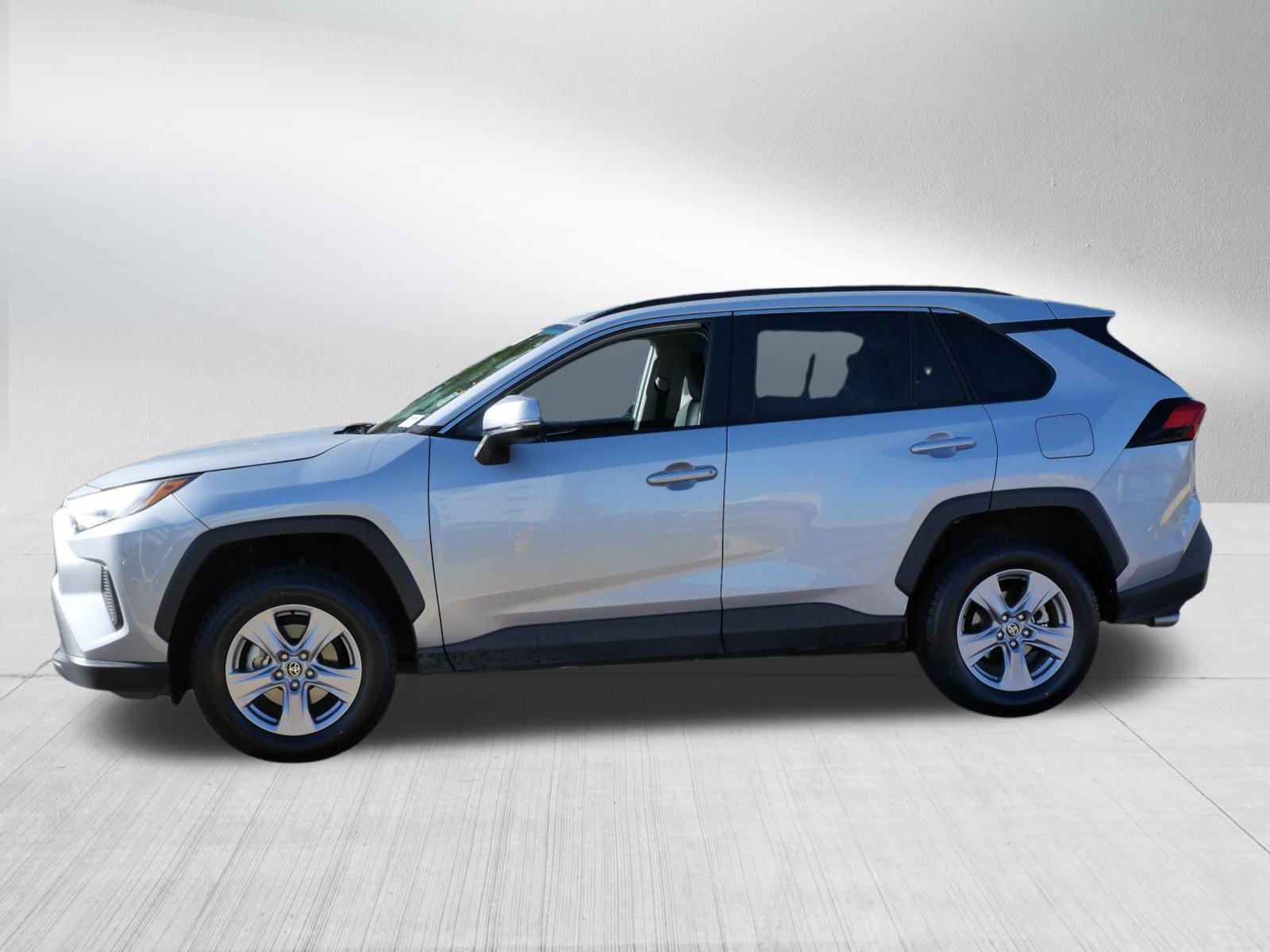 Certified 2025 Toyota RAV4 XLE AWD/4WD image 5