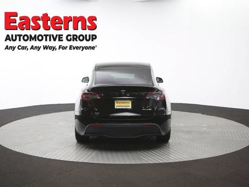 Used 2021 Tesla Model Y Long Range AWD/4WD image 32