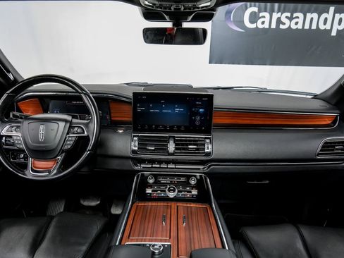 Used 2024 Lincoln Navigator Reserve image 9