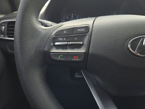 Used 2018 Hyundai Elantra GT FWD image 15